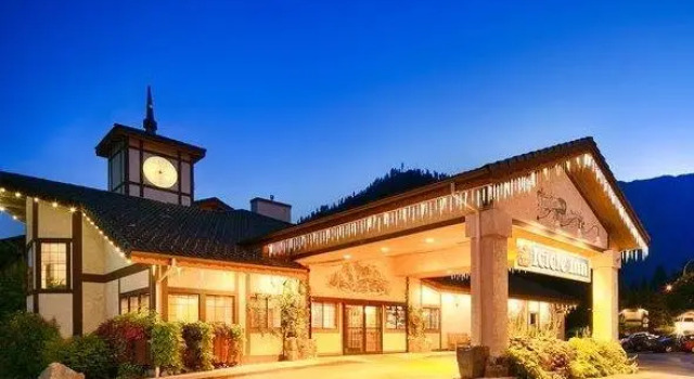 Люкс с 2 комнатами Icicle Village Resort
