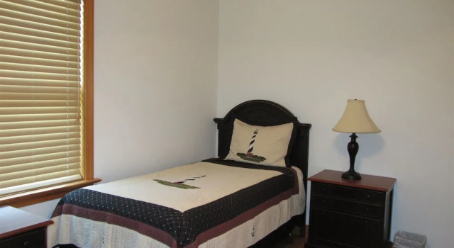 Spartina 3 Bedroom Cottage by RedAwning