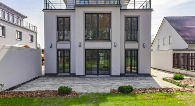 Villa LEVANTE in Binz - Gartenwohnung mit Kamin, Sauna, Terrasse, Забронировать Вилла Виллы Остзебад-Бинц, рядом с Binz Station, Вилла