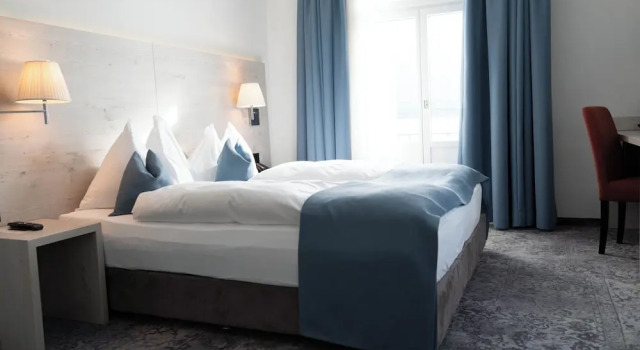 Полулюкс Hotel Restaurant Bellevue au Lac