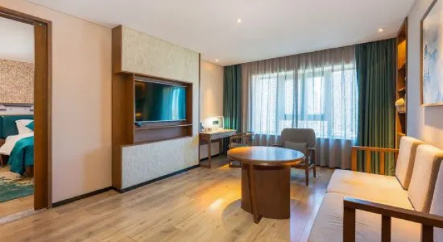 Люкс Mehoo Lestie Hotel (Urumqi Wanda Plaza High-speed Railway Station)