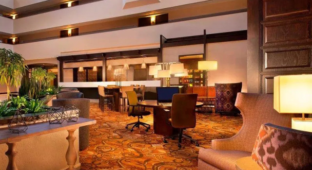 Номер Standard Sheraton Minneapolis West Hotel