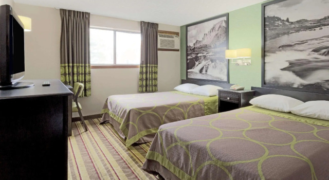 Четырёхместный номер Standard Super 8 by Wyndham Green River