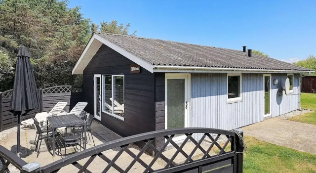 Коттедж 4 person holiday home in Løkken