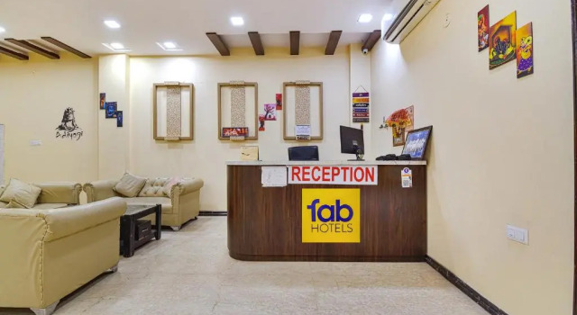 Fabhotel The Castle Homestay Inn