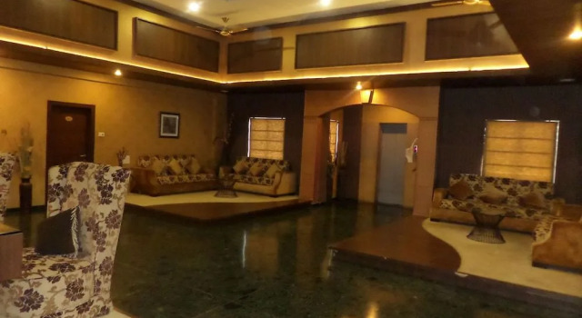 Matrix Inn Business Hotel, Varaa Hotelli Chakan New Delhi