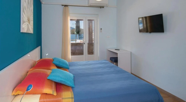 Awesome Home in Luka Dubrava With Wifi and 3 Bedrooms