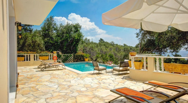 Theodora Villa - 2 BR Tranditional House Close to Gaios Town, Забронировать Вилла Коттеджи Паксос, Коттедж