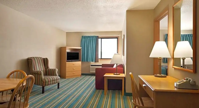 Двухместный люкс Deluxe Coratel Inn & Suites by Jasper New Richmond