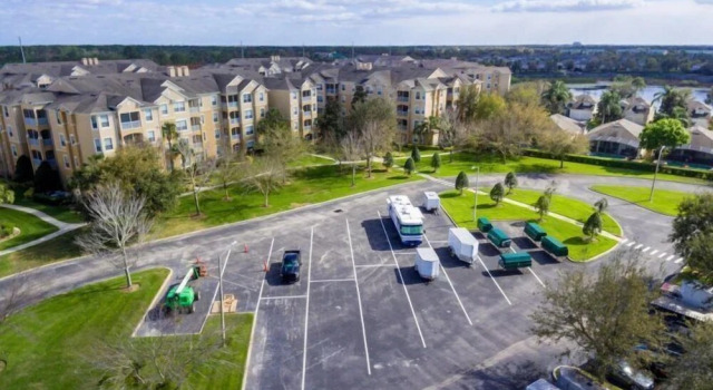 3 Bedroom 3 Bath Nicely Updated Townhome Near Disney, Забронировать Отель Отели Селебрейшн с парковкой, рядом с Mystic Dunes Golf Club, Парковка