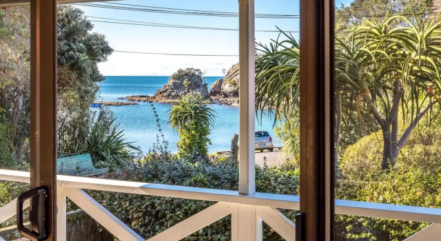 Номер Standard Drop Anchor at Enclosure Bay Beach by Waiheke Unlimited