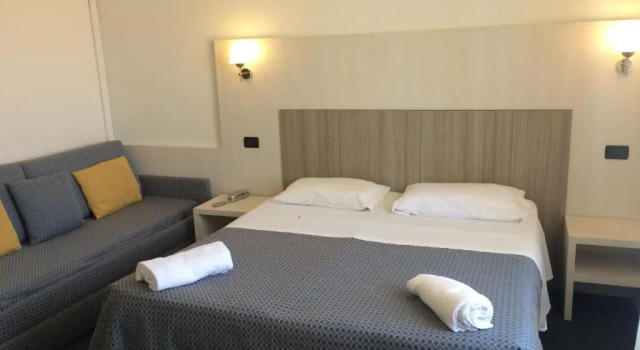 Трёхместный номер Standard Hotel Perla Del Mare