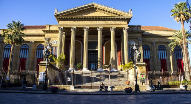 Palazzo Caltagirone, Забронировать Отель Отели Палермо с парковкой, рядом с Кафедральный собор, Парковка