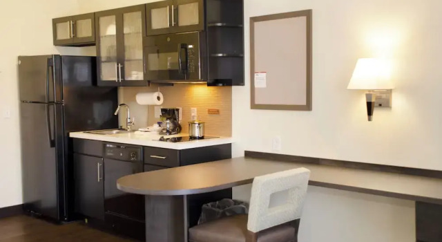 Люкс Candlewood Suites - Lancaster West by IHG