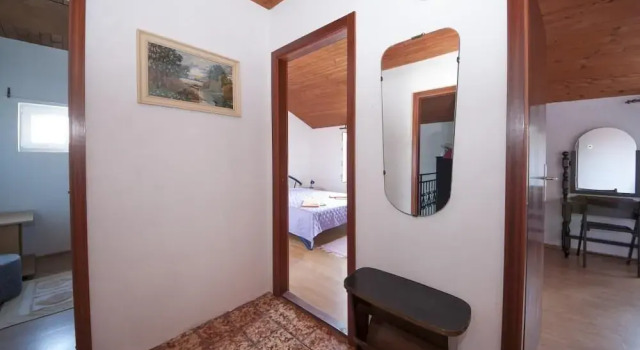 Apartment Villa DD - Four Bedroom Apartment With Terrace Sea View, Book Lejlighed Hoteller i Split Region med parkering, Parkering