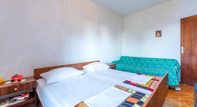 Stunning Apartment in Marusici With 2 Bedrooms and Wifi, Rezerwuj Apartament Hotele w Split-Dalmatia County z parkingiem, Parking