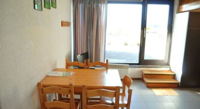 Functionally Furnished Bungalow Located in the Ourthe Valley, Забронировать Отель Отон Land of Ourthe & Aisne
