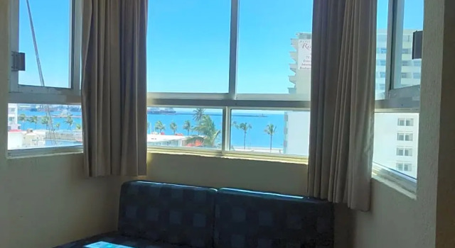 Четырёхместный номер Standard Hotel Dorado a una calle de Playa Regatas y el Malecon