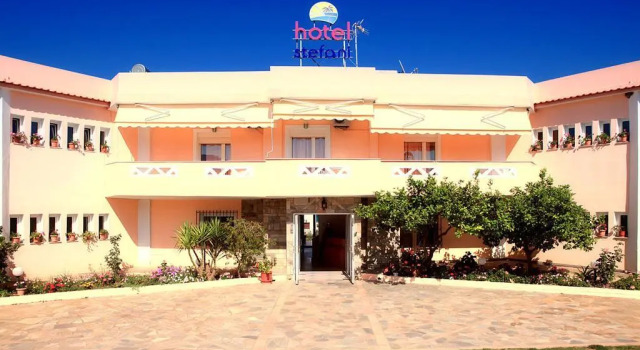 Hotel Stefani, Забронировать Отель Отели Сарти с парковкой, рядом с Пляж Сиело, Парковка