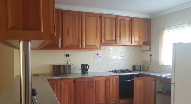 Семейный коттедж с 2 комнатами Sand River Cottages