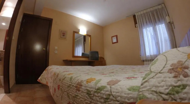 El Pilar, Book Hotel Hotels in Aragon with Parking, Parking