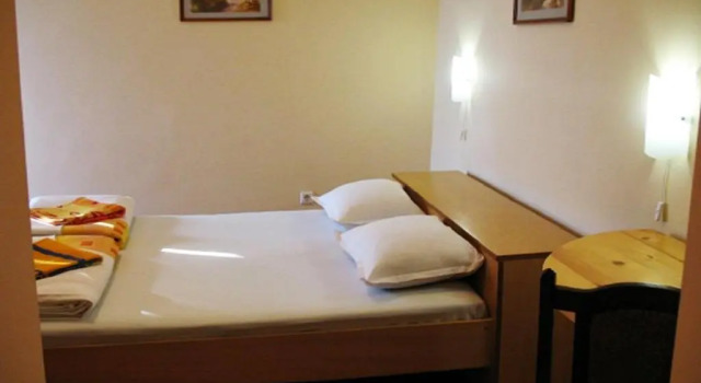 Трёхместный номер Standard с балконом и с красивым видом из окна Trendy Inn