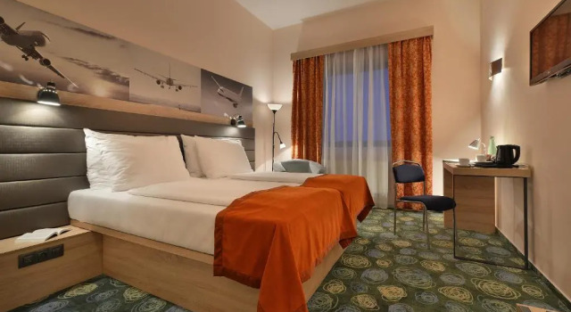Двухместный номер Deluxe Ramada by Wyndham Airport Prague