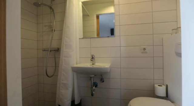 Трёхместный номер Standard 100 Iceland Hotel