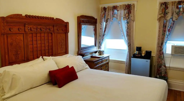 Двухместный номер Superior Thayers Inn