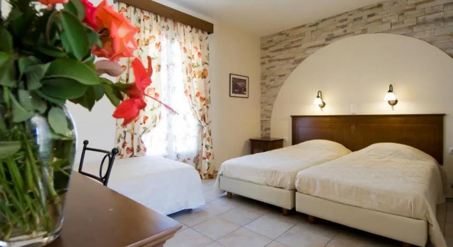 Трёхместный номер Standard Naxos Palace Hotel