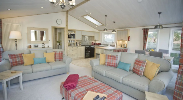 6 Berth Luxury Lodge in Christchurch, Dorset