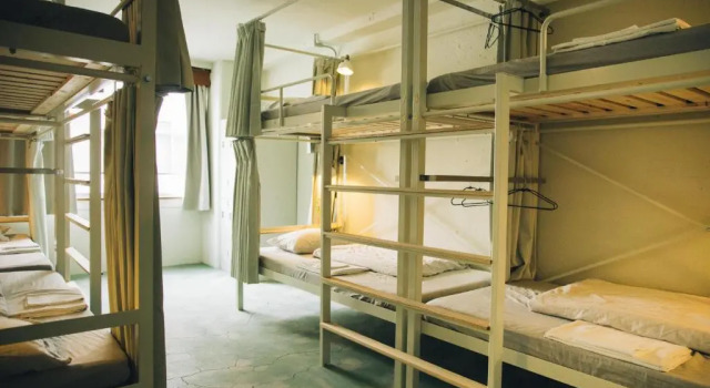 Кровать в общем номере (женский номер) Nui. HOSTEL & BAR LOUNGE