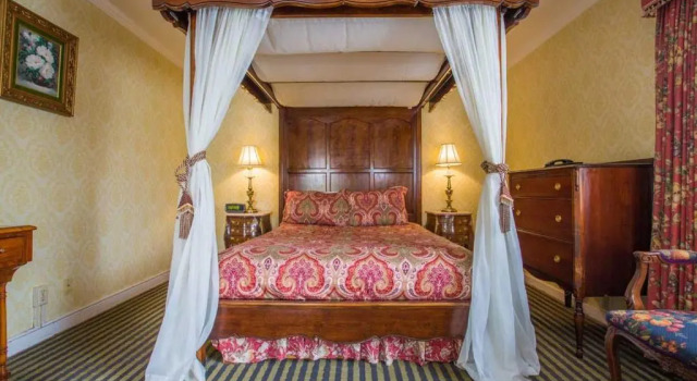 Номер Deluxe Carmel Inn & Suites