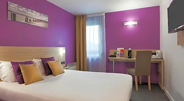 Номер Superior BRIT HOTEL Confort CAMBRAI