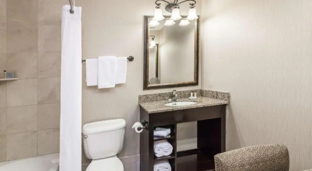 Шестиместный люкс с 2 комнатами Hawthorn Extended Stay by Wyndham West Palm Beach Airport