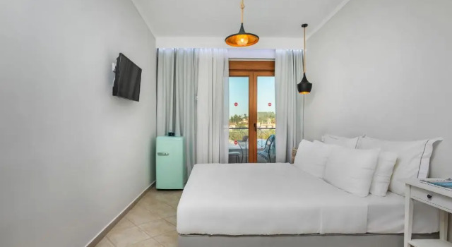 Двухместный номер Standard с видом на бассейн Hesperides Hotel Pefkochori
