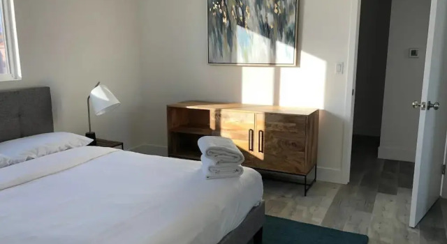 Вилла Brand NEW Luxury Spacious 3bdr Townhome Close to 3rd St