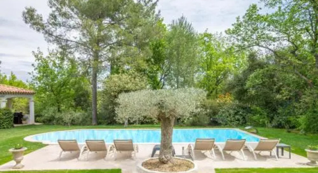 Mas des Ecureuils, Rezervovat Hotel Meyrargues Marseille