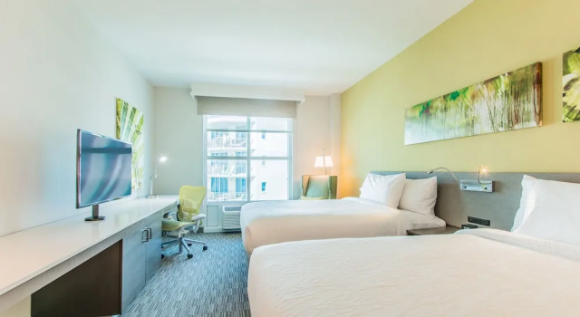 Четырёхместный номер Standard с красивым видом из окна Hilton Garden Inn Ft. Walton Beach