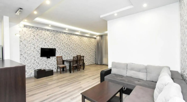 Northern Avenue, 1 bedroom Modern, Renovated apartment HH999