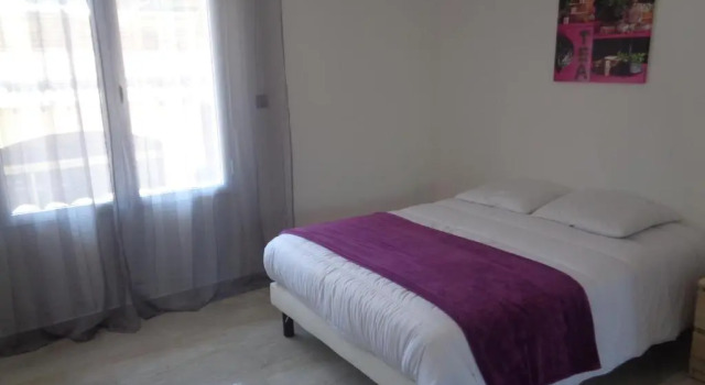 Residence du Midi, Đặt Khách sạn Khách sạn ở Cazaubon có hồ bơi, Hồ bơi