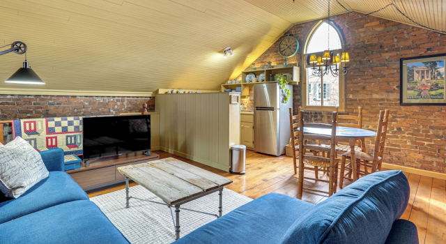 Апартаменты 1 Block to Main St: 'second Street Carriage House'