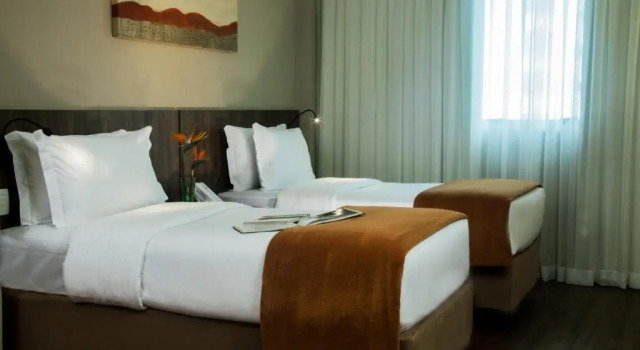 Двухместный номер Deluxe BH Raja Hotel