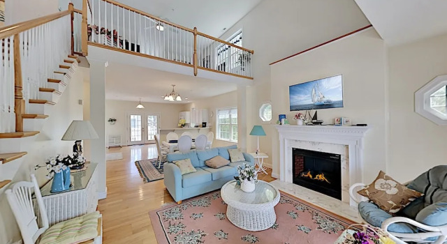 Coastal Getaway W/ 2 Living Areas - Walk To Beach 4 Bedroom Home, Забронировать Отель Отели Оушен-Сити 3 звезды, рядом с Окружная библиотека в Оушен-Сити, 3*