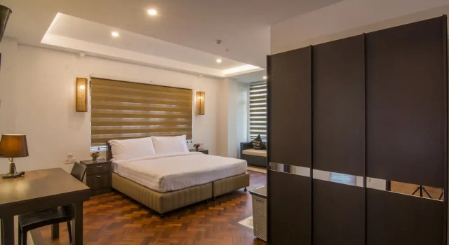 Семейные апартаменты с балконом Woodside Inn & Serviced Apartments