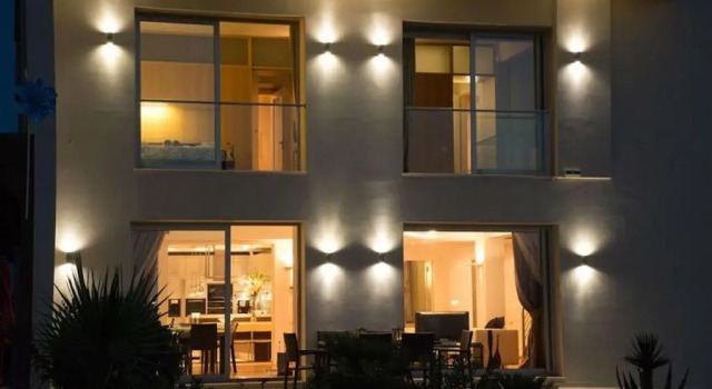 Вилла Luxury Villa Beachfront 5 Bedrooms 10-12 Persons