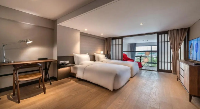 Двухместный люкс Deluxe Novotel Suites Shanghai Hongqiao