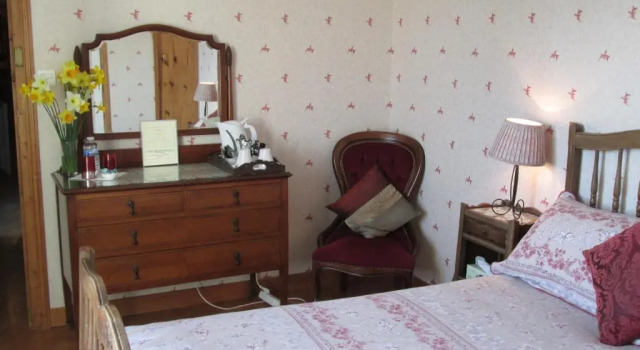 La Jolie Maison Guesthouse, Забронировать Отель Ле Лангон Маре-Пуатвен