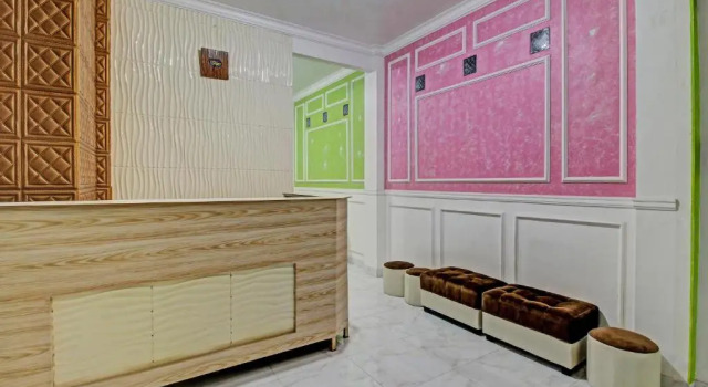 OYO 91429 Butterfly Kost, Prenota Hotel Hotel a Tulungagung con parcheggio, Parcheggio