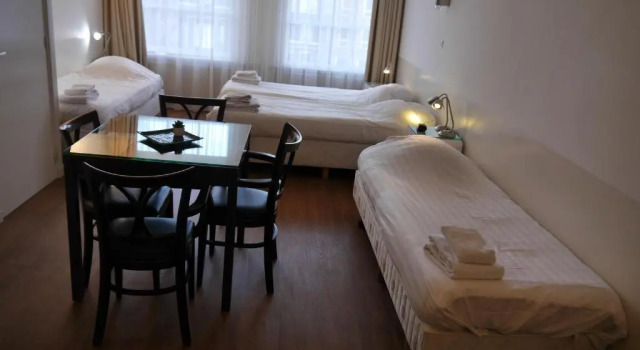 Четырёхместный номер Standard Hotel Prinsenhof Amsterdam